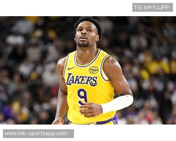 夸梅直言布朗尼在大学表现平平不及部分高中球员的潜力与实力