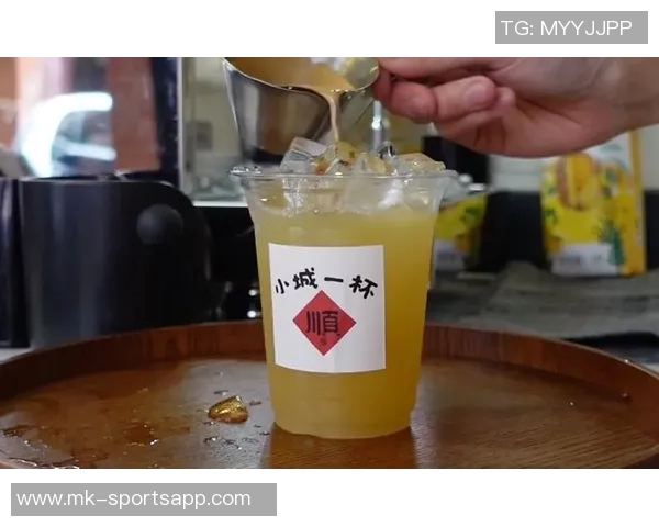 达洛特与C罗共享咖啡时光合影曝光成为最佳咖啡搭子