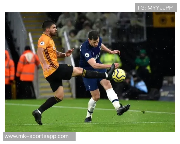 利物浦密切关注拜仁前锋奥利塞与水晶宫中场沃顿的转会动态