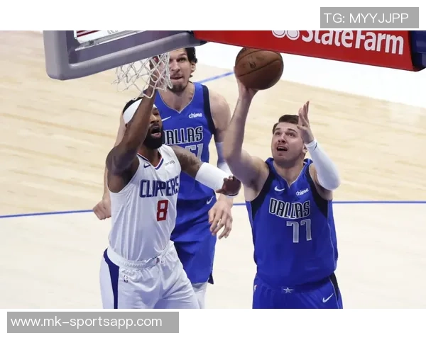 艾顿谈与东契奇合作心得强调内线施压需耐心与快速移动