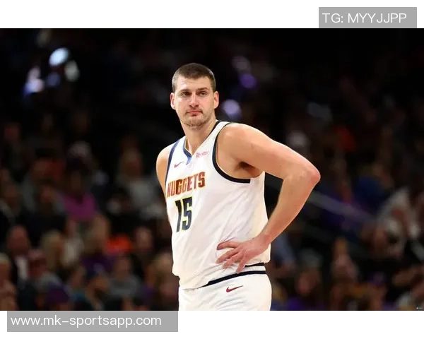 斯潘塞琼斯：掘金替补席对约基奇的表现感到无奈与失望