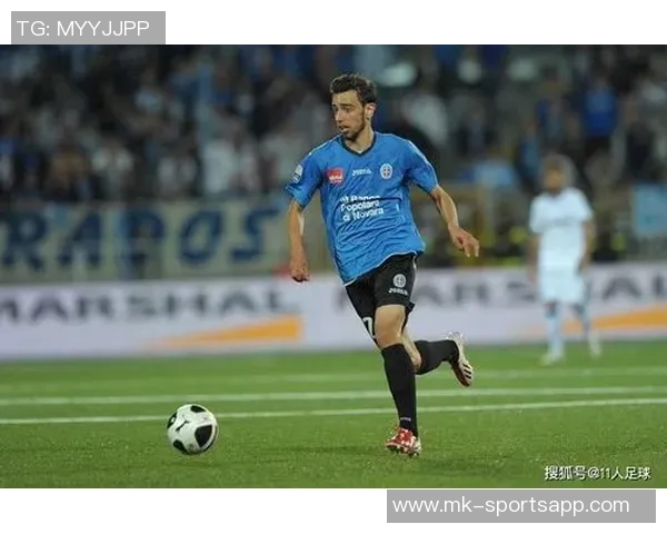 今日趣图：布鲁诺踢中卫真能行吗他的能力让人怀疑