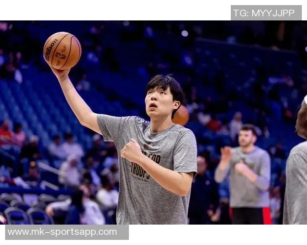 杨瀚森在对阵德鲁蒂米时表现出色应向小萨和申京的风格看齐