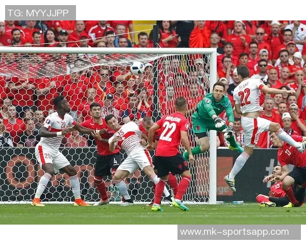 欧足联宣布对拜仁罚款七万欧因球迷在阿森纳客战中违规行为